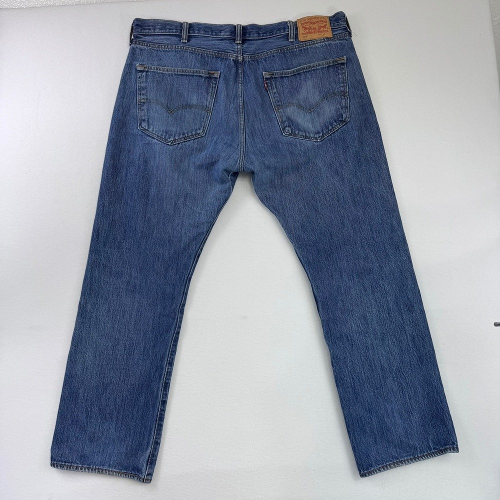 Levis 501 Original Fit Mens Blue Denim Straight Leg Button Fly Jeans W40 L30 - Picture 3 of 12